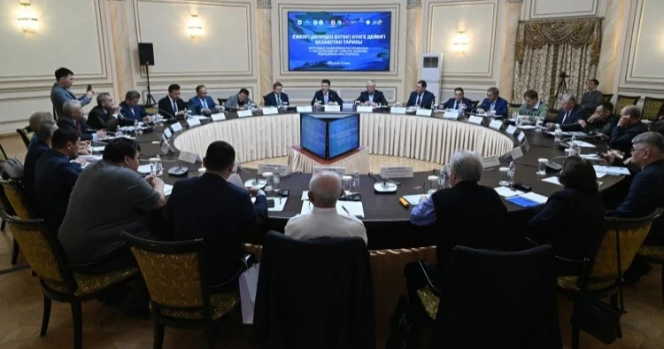 Редакция алқасы Қазақстан тарихы көптомдығының дизайн тұжырымдамасын талқылады