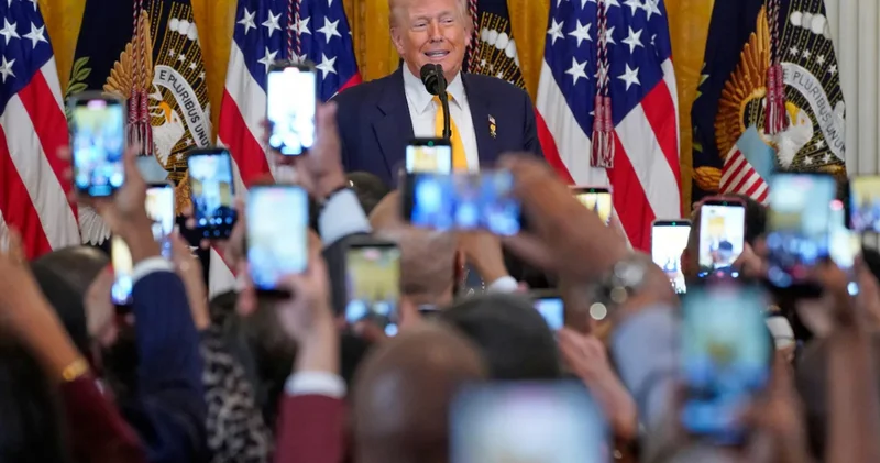 Электромобиль бумы бақылаудан шықты , ірі автоөндірушілер миллиардтаған шығынға батты