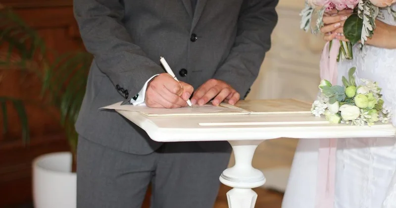 Они какие то эгоисты : казахстанцы стали реже вступать в браки и разводиться