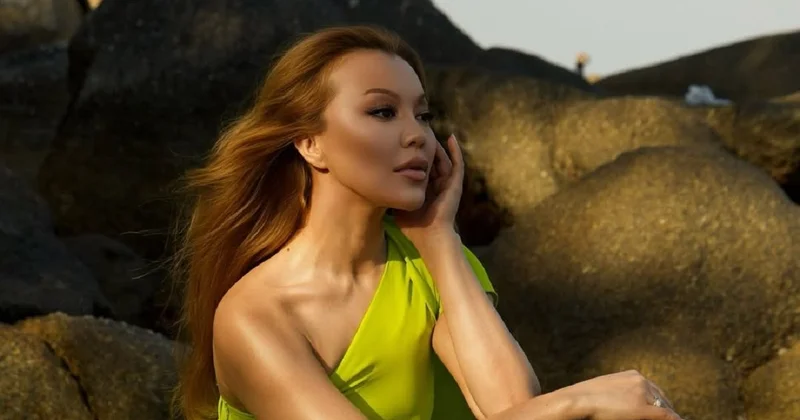 Жаркынай Ханайым устроила фотосессию на скалах в экзотической стране