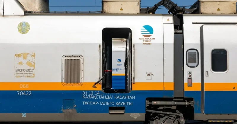 Дополнительные вагоны добавят к поездам в Казахстане перед 8 марта