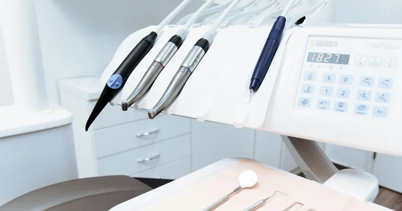 Работу ряда стоматологий приостановили в Казахстане