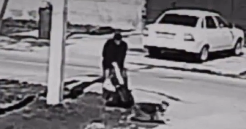 Жестоко избил и отпинал : нападение на школьника попало на видео в Шымкенте