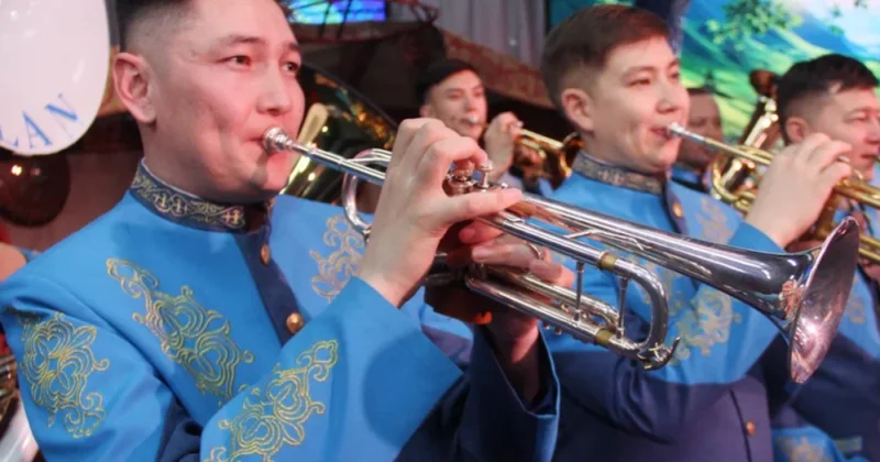 Наурыз челлендж набирает обороты: гвардейцы приняли эстафету от оркестра Минобороны