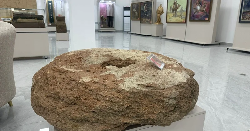 Күш атасы Қажымұқан көтерген алып тастар