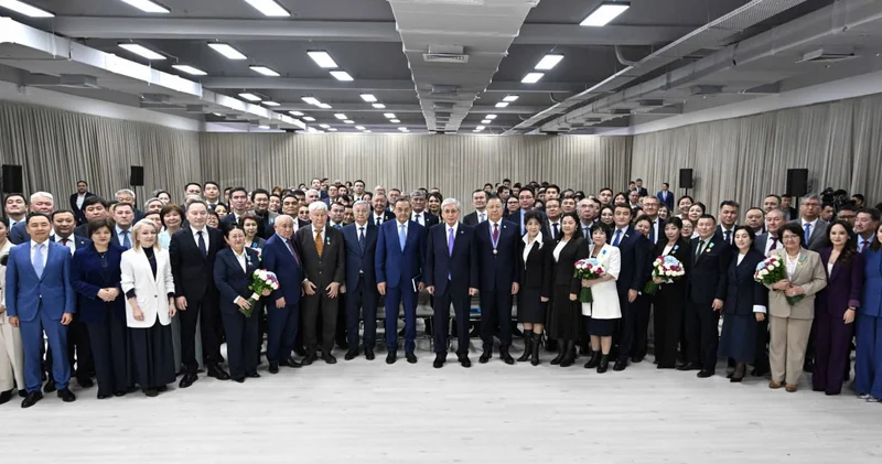 Президент: Қазақстанның ертеңі сіздердің ғылыми жаңалықтарыңызға байланысты