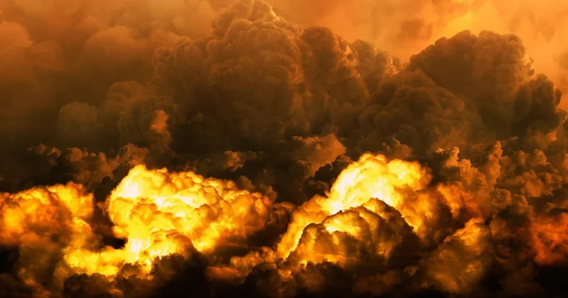 Серия сильных взрывов прогремела в российском городе