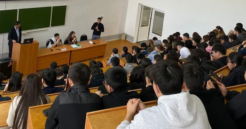 Таза Қазақстан : молодежь Уральска призвали присоединиться к экоакциям