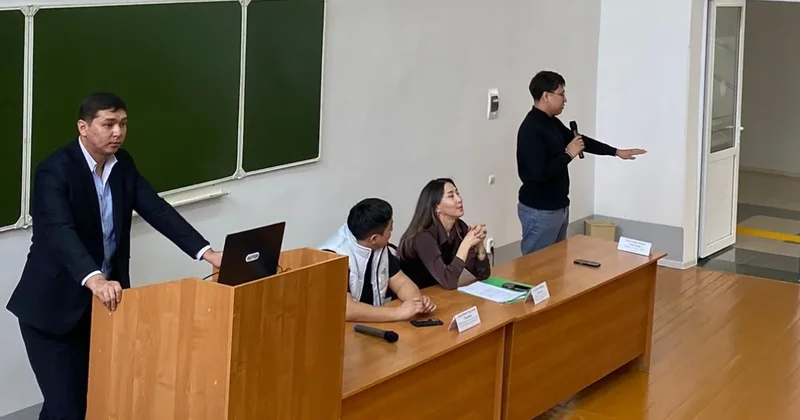 Оралда Таза Қазақстан акциясы аясында жастармен кездесу өтті