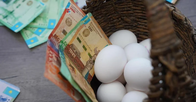 Доходы казахстанцев растут медленнее расходов