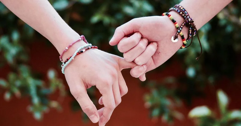 Профилактика суицидального поведения: как в стране усиливают психологическую поддержку детей