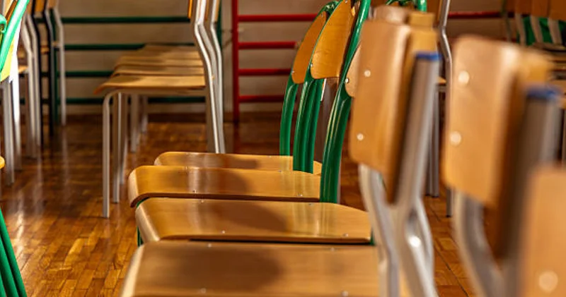 Шымкентте оқушыны соққыға жыққан оқиға видеоға түсіп қалды