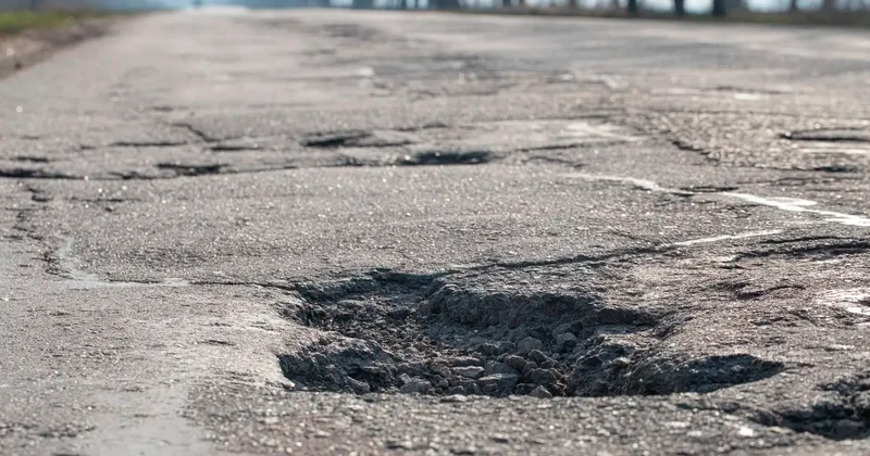 Жители уже злые . Депутат высказался о дороге в Астане, которую строят 10 лет