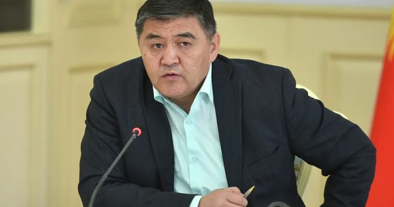 Қамшыбек Ташиев екі бірдей іс бойынша куәгер ретінде жауап беріп жатыр