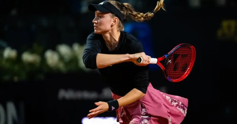 Елена Рыбакина выиграла в Штутгарте титул и лимонный Porsche Carrera