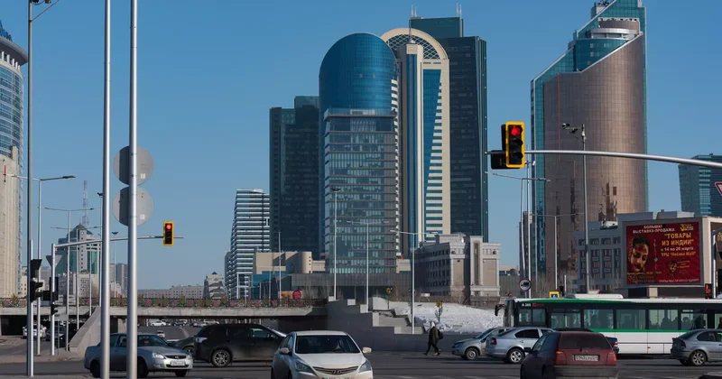 Астанадағы негізгі көшелердің бірінде кептеліс көбейеді