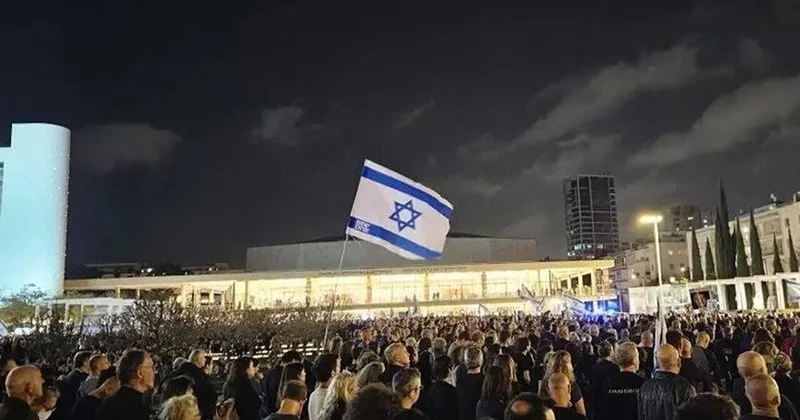 Израильдің бірнеше қаласында Нетаньяху үкіметінің кетуін талап еткен митинг өтті