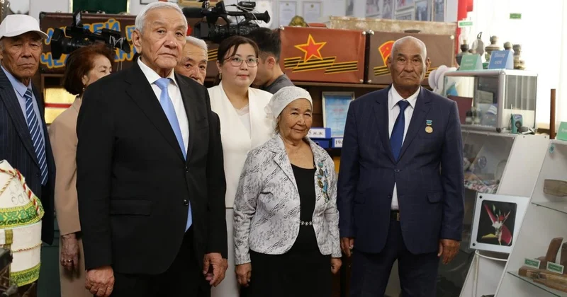 Қызылордалық ұстаз екі мыңдай жәдігерді 50 чемоданға жинаған