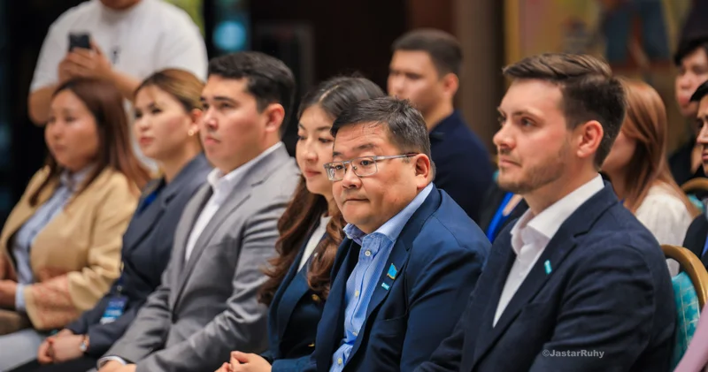 BIR TOLQYNDA: AMANAT партиясы жастарды саясатқа жақындата түсуде