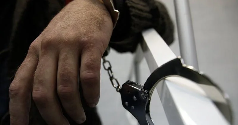 Ақтөбеде шетелдік студенттерден ақша бопсалаған ер адам ұсталды