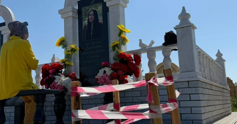 Қостанайлықтар зиратқа келіп, адамдардың не істей алатынына жағаларын ұстады