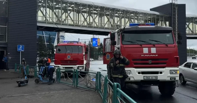 Өрт сөндіру техникаларына кедергі келтірген көліктер жаппай эвакуацияланып жатыр