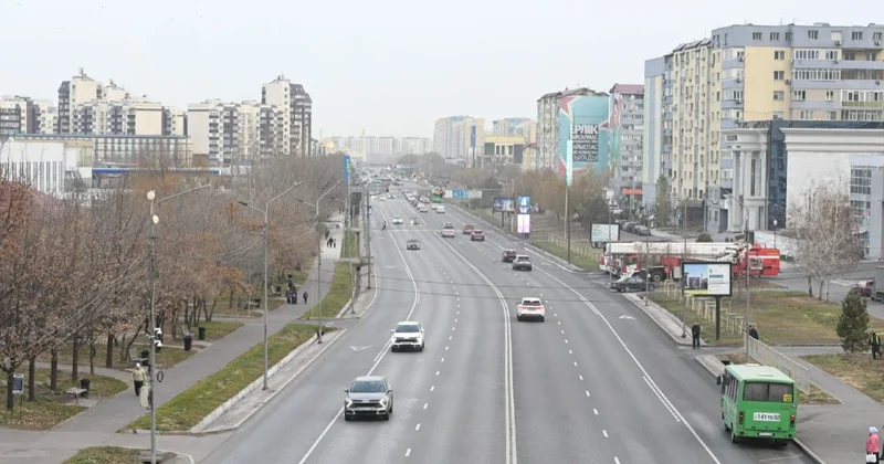 Линию LRT начали строить по улице Момышулы в Алматы: движение ограничили