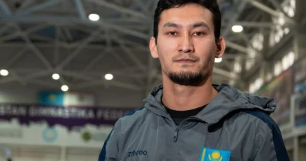 Два казахстанских гимнаста вышли в финал чемпионата Азии в Китае