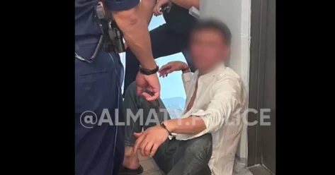 В Алматы полицейские нашли у мужчины 53 странных свертка