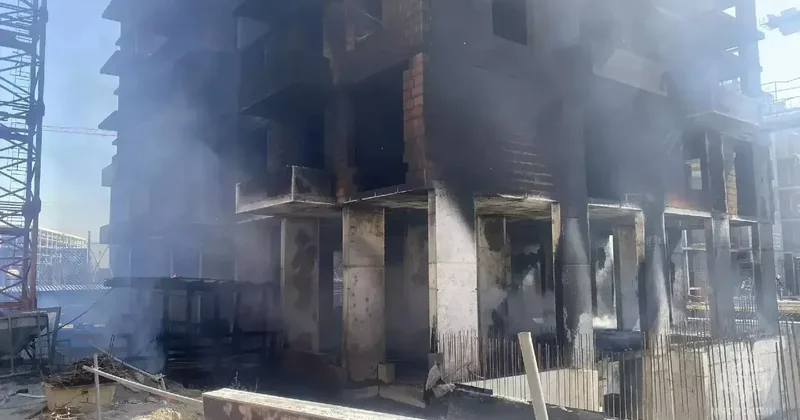 В МИД подтвердили гибель казахстанца при пожаре на стройке в Омске