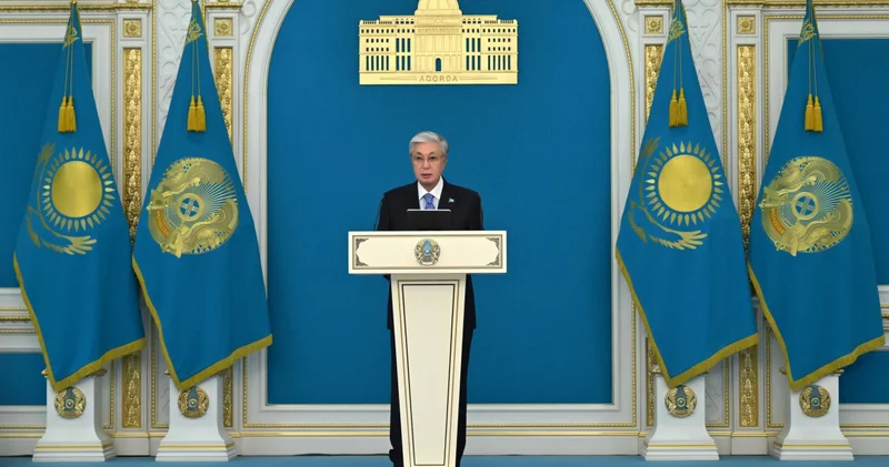 Бейбіт күннің батырлары Президент Қазақстанның құтқарушыларын кәсіби мерекемен құттықтады