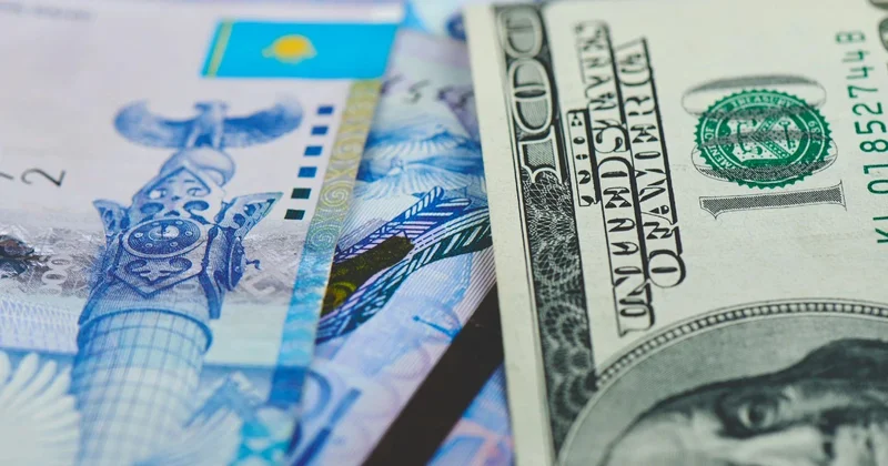 Доллар 400 теңгеге дейін арзандауы мүмкін бе? Сарапшы бұл мүмкіндікті жоққа шығармайды