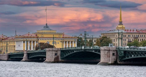 Переименовать Санкт Петербург в Ленинград предложили в России