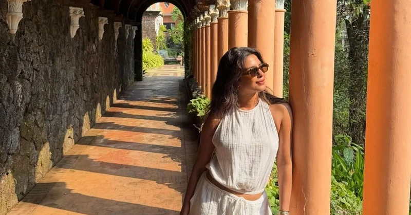 Приянка Чопра порадовала фанатов красочными фото из Гоа
