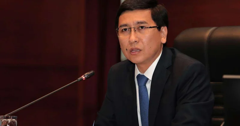 Декрет отцов, разрыв в зарплатах: Мажилис одобрил изменения в сфере охраны труда