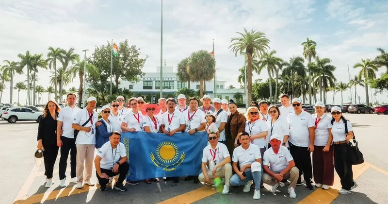 Проработавшим более 20 лет в одной компании казахстанцам подарили поездку в США