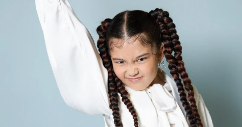 12 жастағы қазақ қызы Голос. Дети шоуының финалында өнер көрсетеді