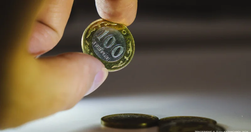 “Жұрт кредитке тамақ алып ішуге мәжбүр“ депутат жалақыны кешіктіру мәселесін көтерді