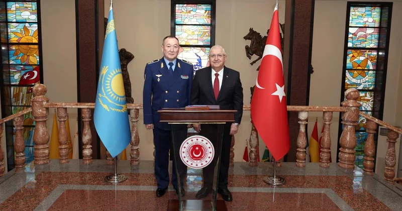 Қазақстанның Қорғаныс министрі Түркияға ресми сапармен барды