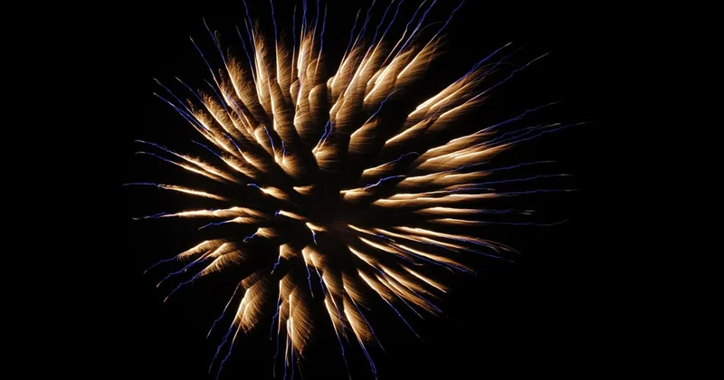 Почти 100 фактов незаконного использования пиротехники выявили в Казахстане