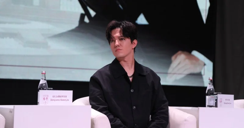 Димаш Кудайберген стал профессором медицинского университета