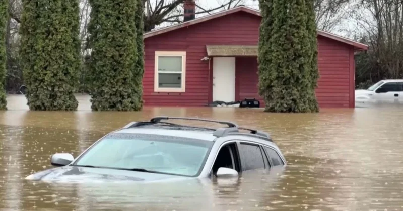 АҚШ та 370 мың үй жарықсыз қалды