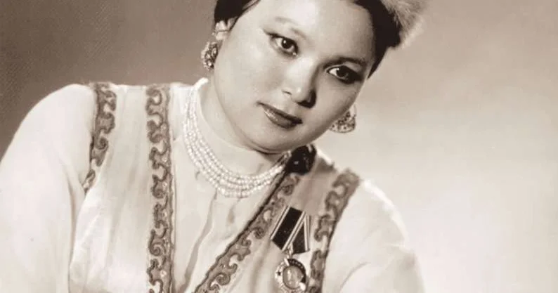 Звезды искусства фронту