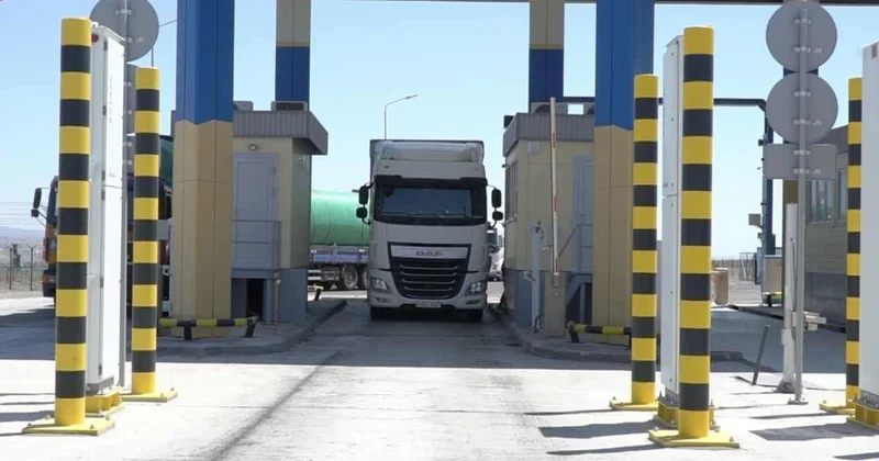 Иностранец пытался ввезти 30 кг наркотиков в Казахстан