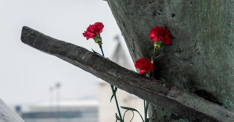 Тело женщины найдено на могиле Виктора Цоя