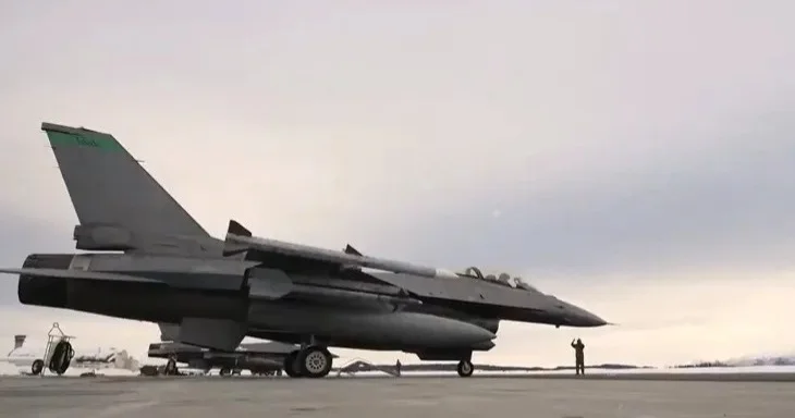 АҚШ тың әскери ұшақтары Гренландияға барады