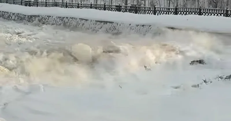 Водоледяной сель может снова сойти на реке Есентай в Алматы