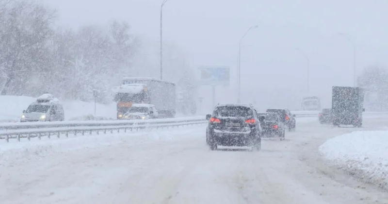 Снег и метели накроют республиканские автодороги