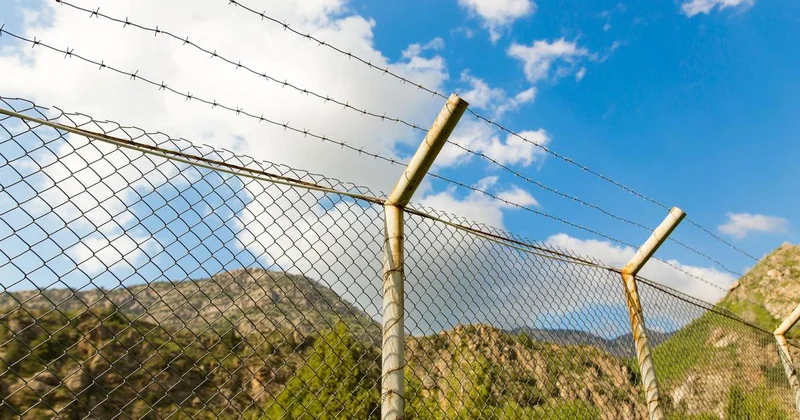 Детям из России запретили заезжать в Казахстан по свидетельству о рождении