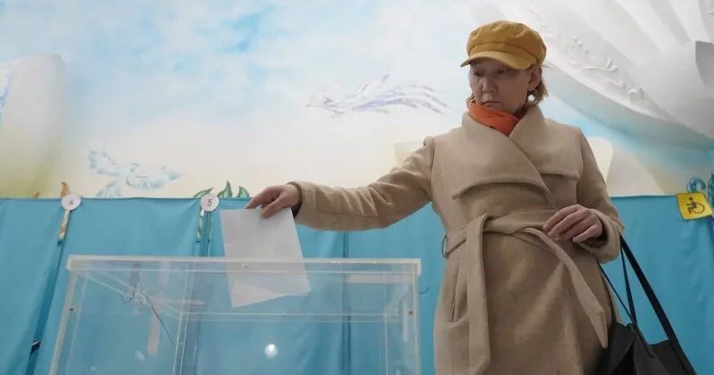 При досрочном уходе президента с поста выборы должны проводиться в течение двух месяцев Токаев